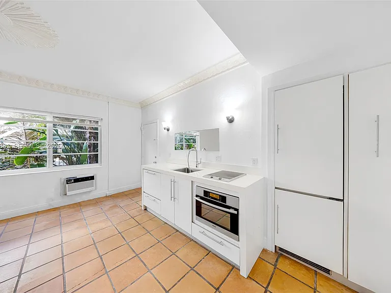 844 Jefferson Ave #2 — Photo 4