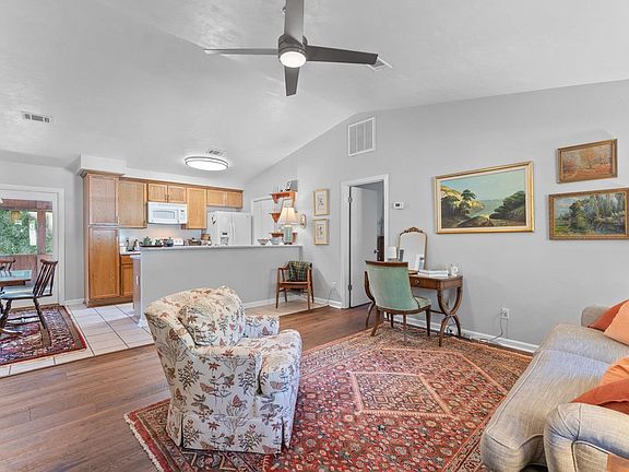 3rd image of 175 Dawn Lauren Ln