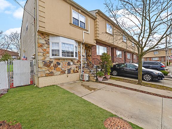 2nd image of 32 Abingdon Ct