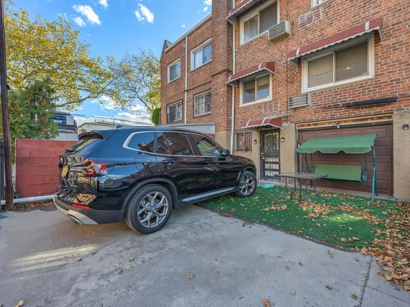 601 East 86th Street image 17 of 19