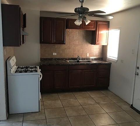 3rd image of 3501 Gaston Dr