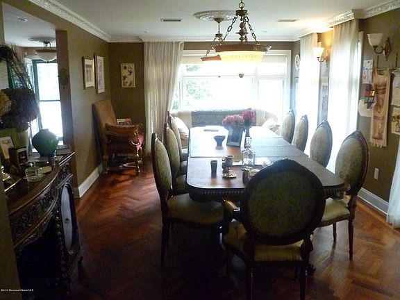 3rd image of 210 S Lake Dr