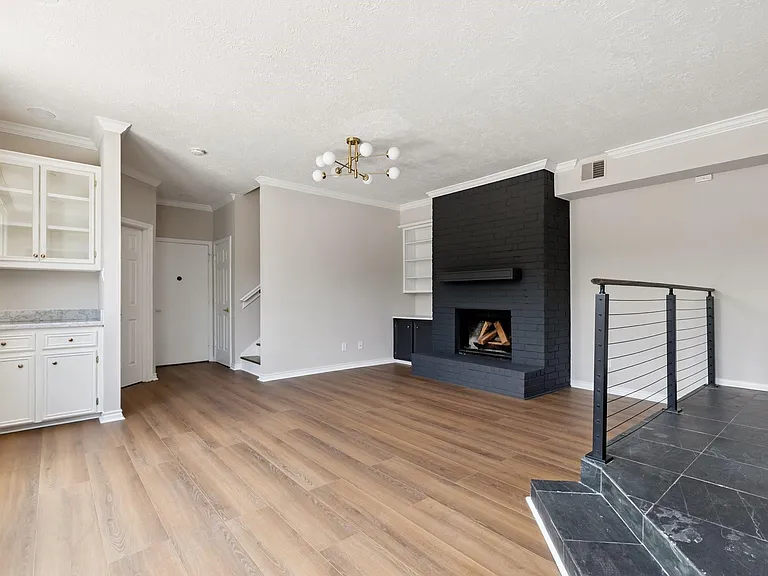 601 Sandman St — Photo 15