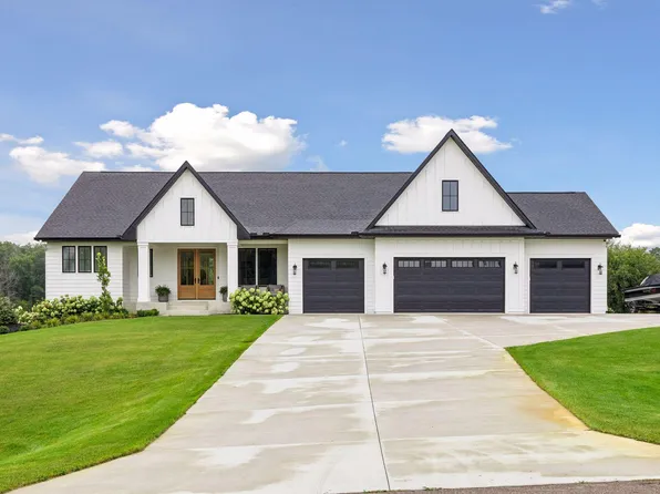 9763 Frontier Ln, Lakeville, MN 55044
