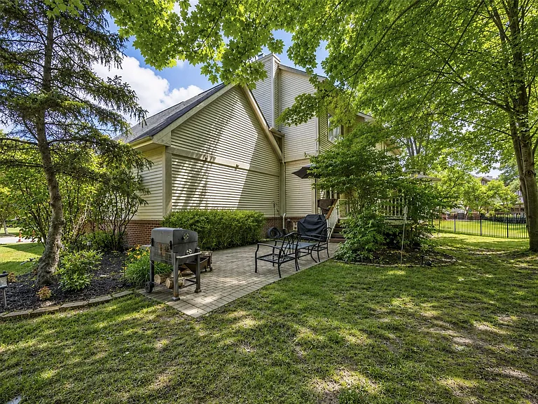 3481 Castlewood Ct — Photo 8