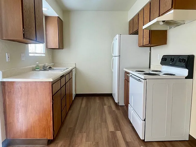 1740 & 1758 Bramble Pl — Photo 7