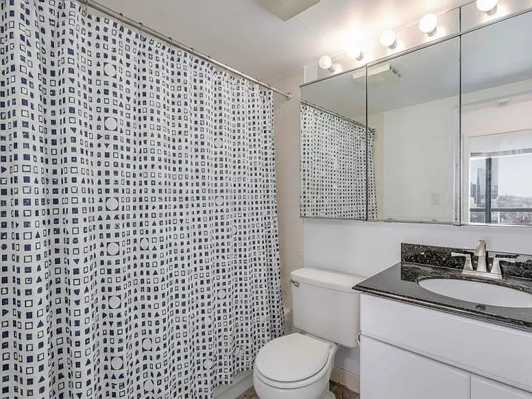 2020 Walnut St #29J — Photo 13