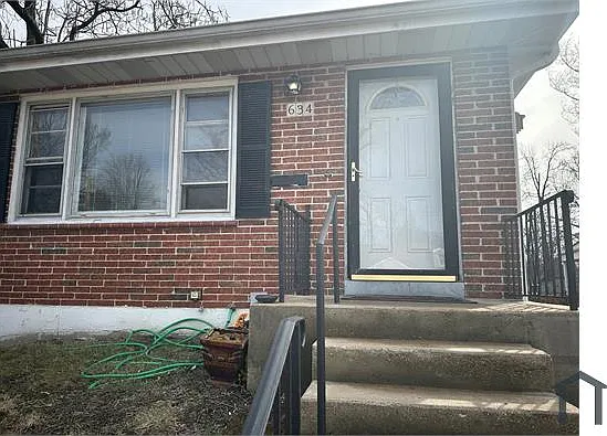 3 bed, 1080 sqft, $1,450 — Photo 2