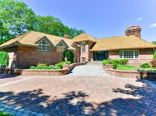 605 Deercliff Rd, Avon, CT 06001