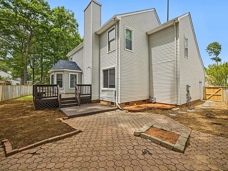 809 Bishop Ct — Photo 34