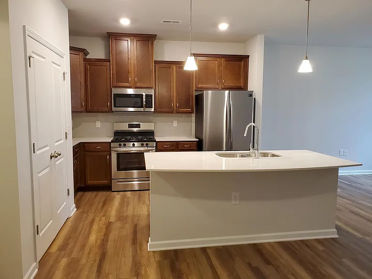 6137 Beale Loop — Photo 8