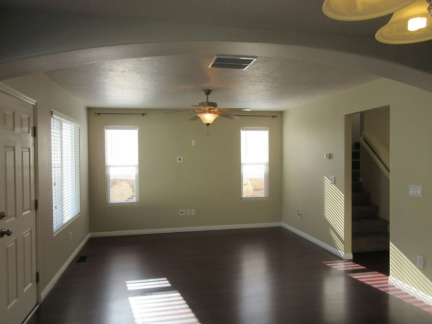 Move-In Discount 5 Bedrooms, 3.5 Bathrooms with a Two Car Garage at the north end of town. — Photo 4