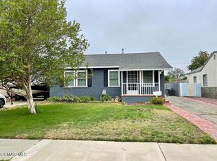 1323 N Beachwood Dr, Burbank, CA 91506