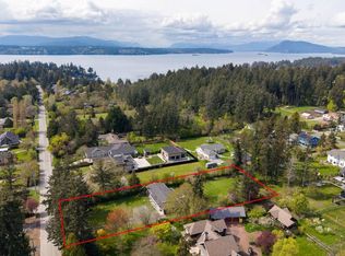 826 Birch Rd, North Saanich, BC V8L 5R9