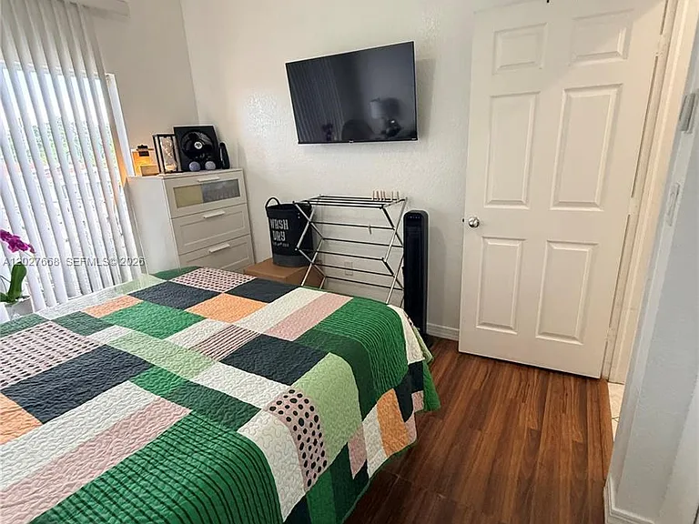 340 E 5th St #202 — Photo 35