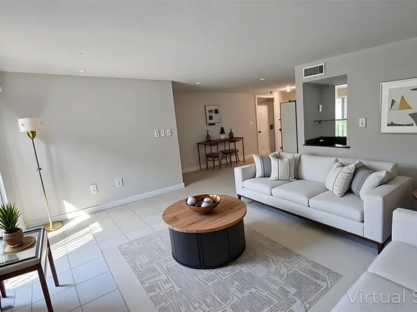 6601 Sands Point Dr APT 34, Houston, TX 77074