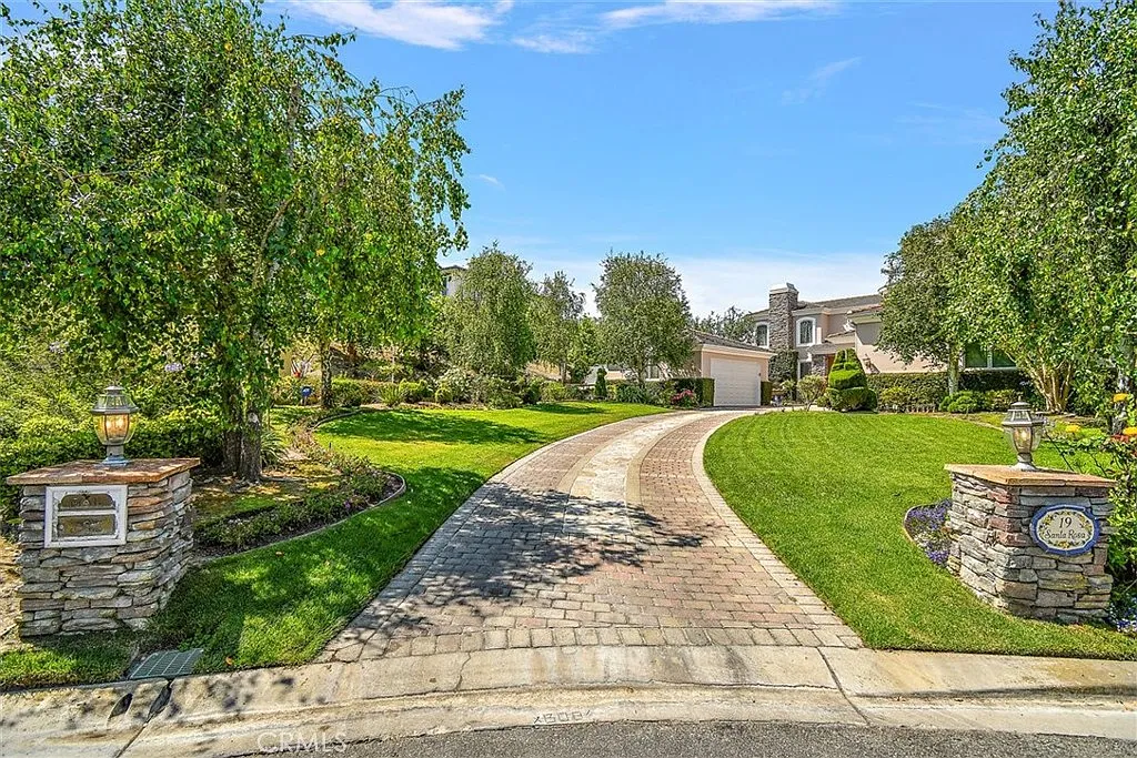 6 bed, 5.5 bath, 5165 sqft, $20,000 — Photo 3