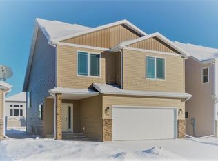 910 31st Ave W, West Fargo, ND 58078