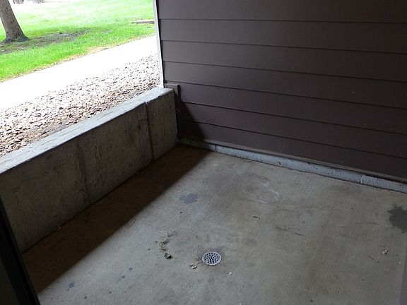 3rd image of 2142 Canyon Blvd APT 101