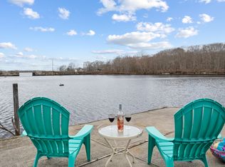 248 Shore Rd, Waterford, CT 06385