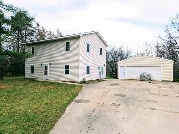 1961 E Penrod St, Midland, MI 48640