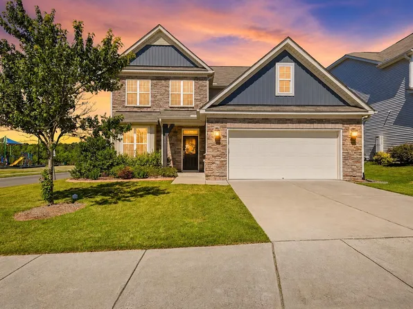 636 Hiddenbrook Dr, Durham, NC 27703