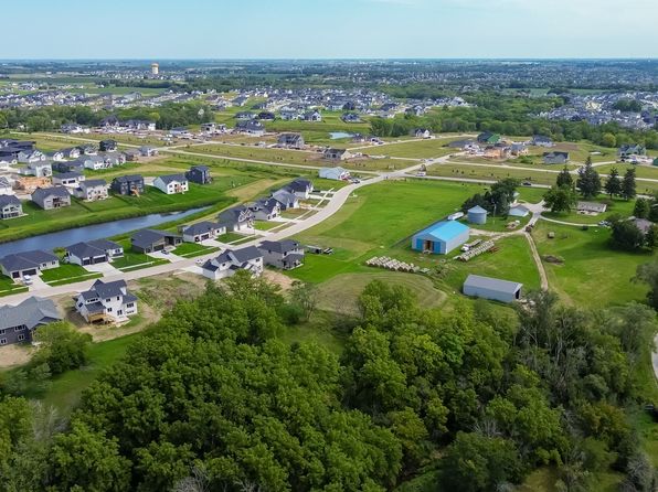 80 NW Alderleaf Dr, Waukee, IA 50263