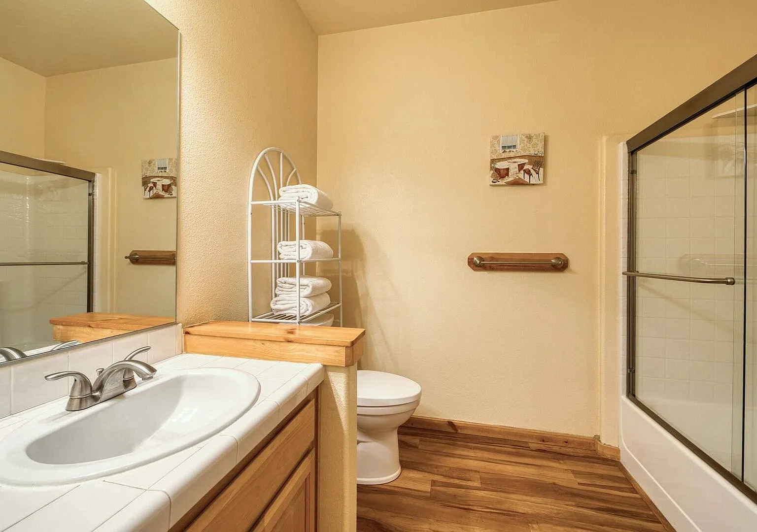 2 bed, 944 sqft, $5,500 — Photo 4