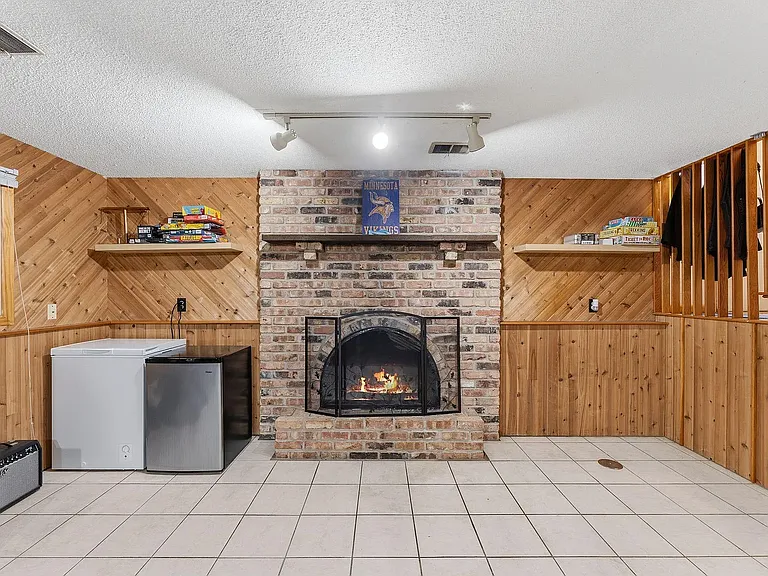 1645 Hickory Ln #1 — Photo 12
