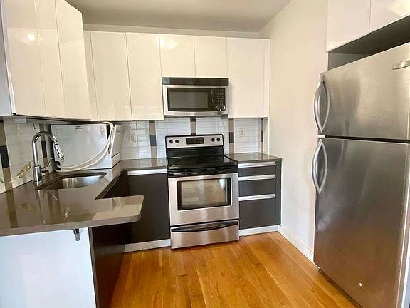 3rd image of 400 Bedford Ave #4BB