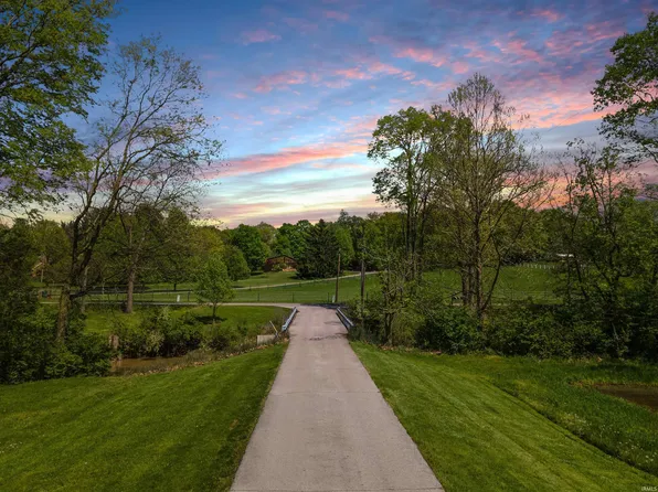 7076 W Hamilton Rd S, Fort Wayne, IN 46814