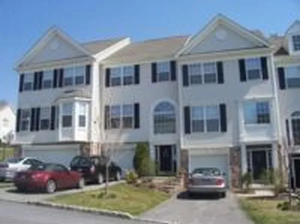 87 Barr Ln, Monroe, NY 10950