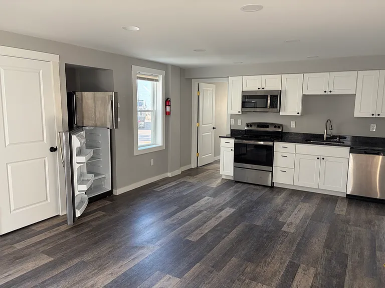 3 Water St #C — Photo 5