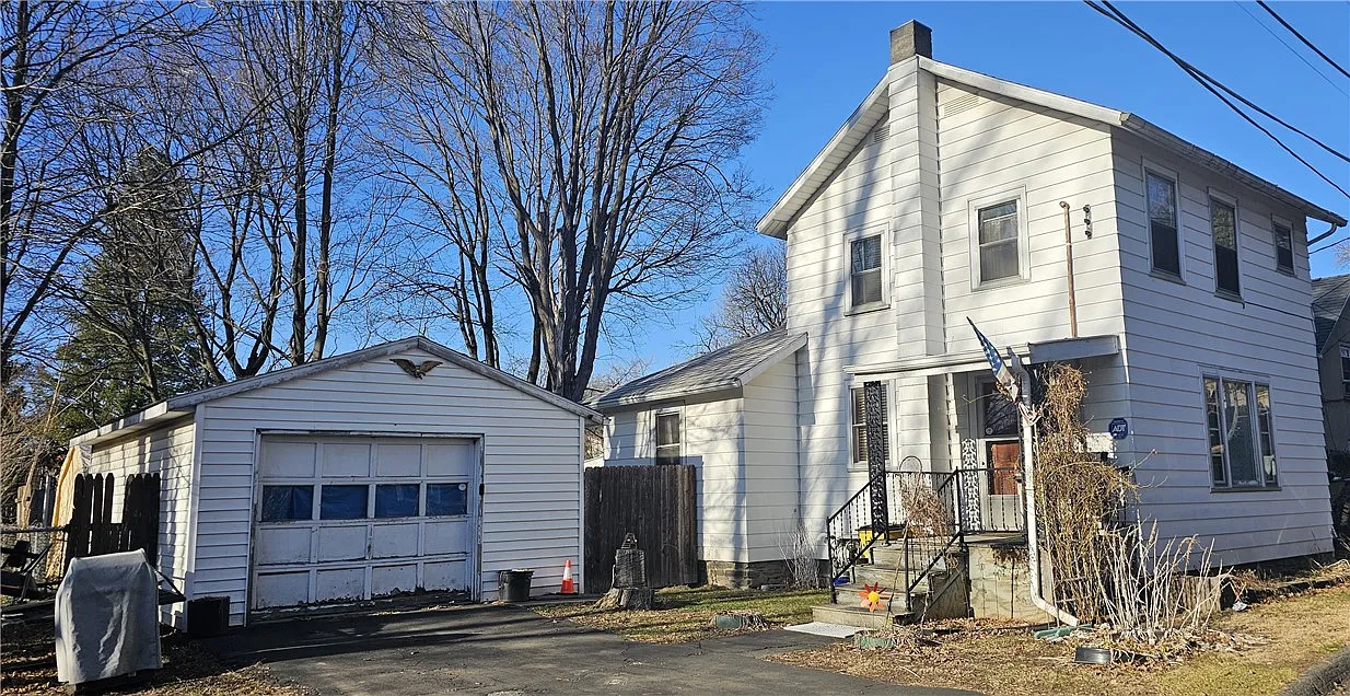 212 Austin Ln photo 1