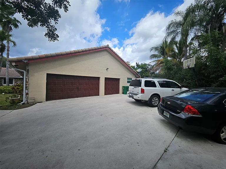 197 NW 113th Way — Photo 8
