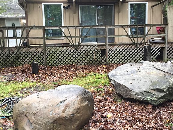 4th image of 104 Roosevelt Dr