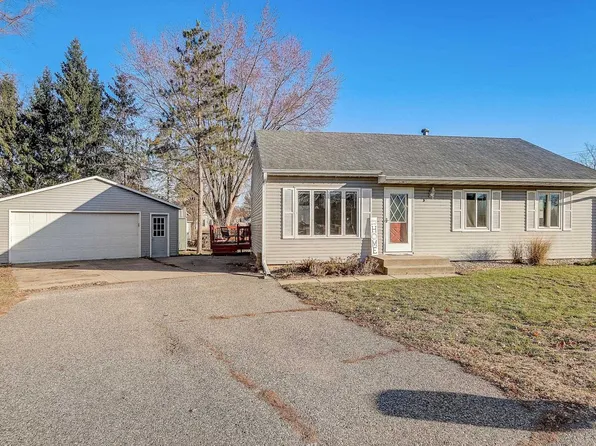 412 8th St, Prairie Du Sac, WI 53578