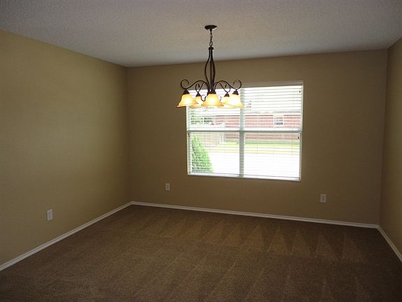 2nd image of 1001 Meadowlark Dr