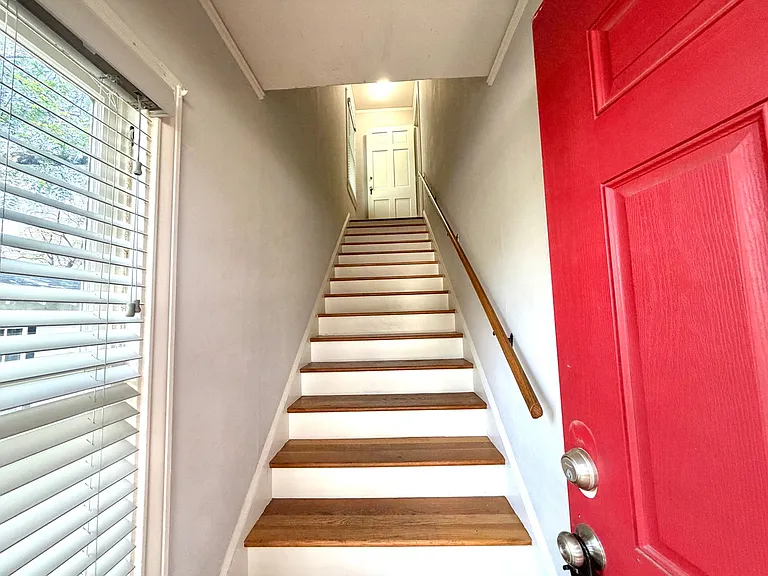 109 W Norwood Ct #3 — Photo 2