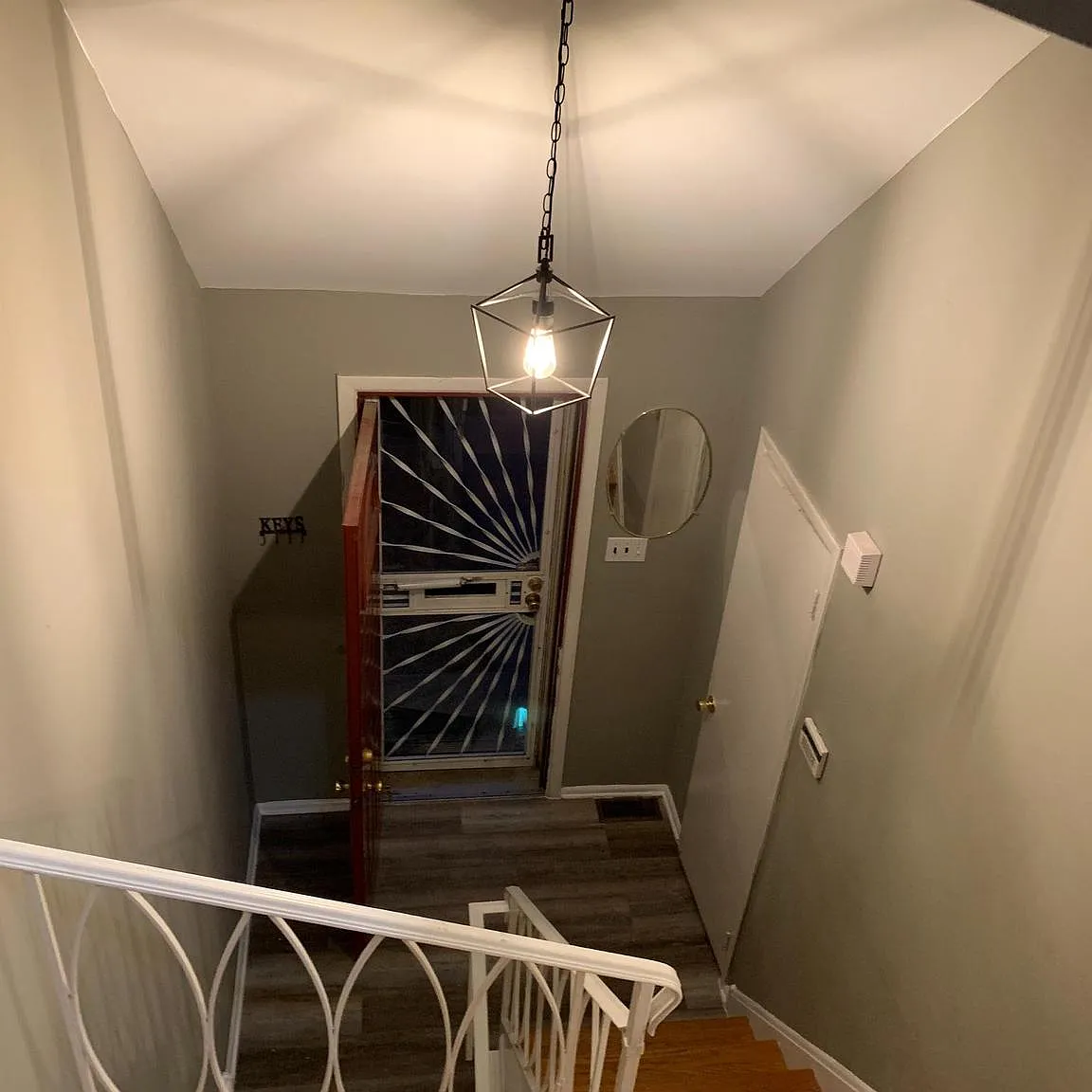 3 bed, 1360 sqft, $2,300 — Photo 2