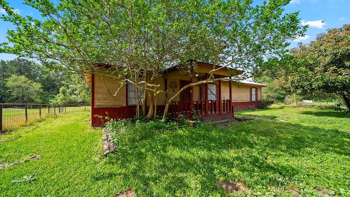 Building Photo - 4027 Spring Branch Rd