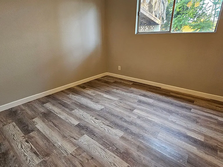 610 Daisy St — Photo 19