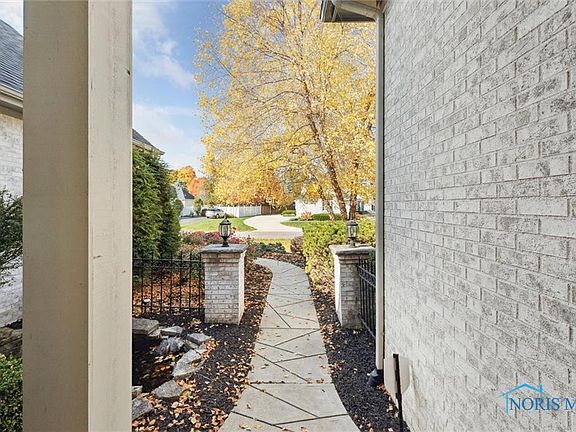 3rd image of 30050 Waterford Dr