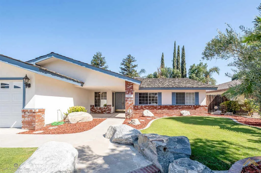 10008 Marilee Ave photo 1
