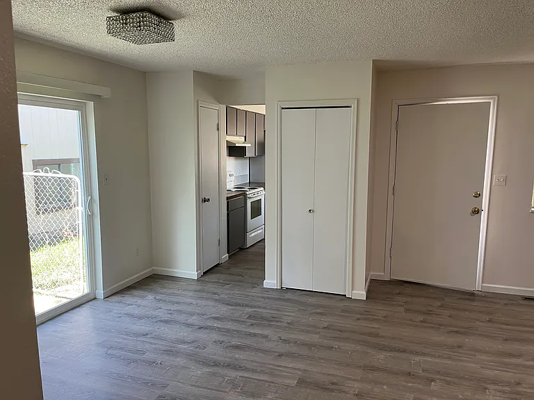 1424 Centennial Dr — Photo 5