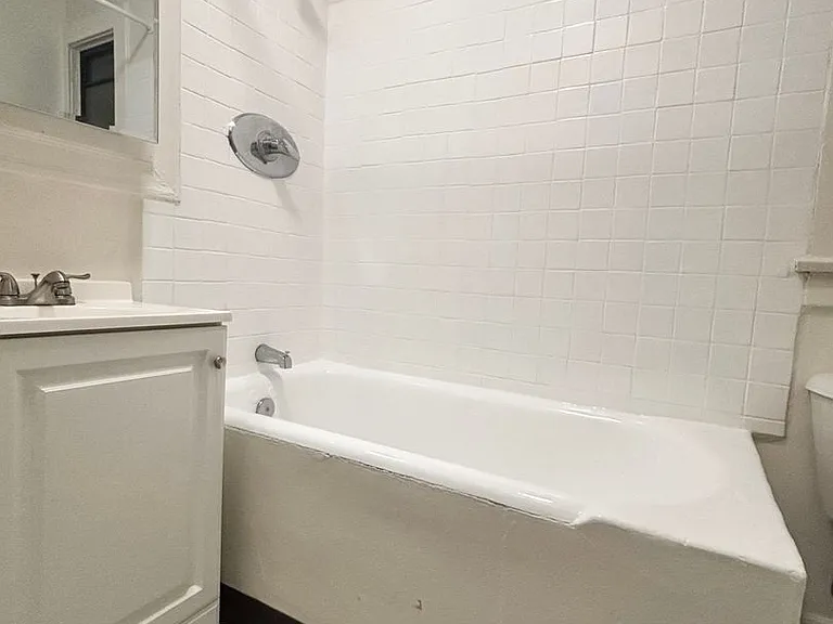 Ave 63 Apartments — Photo 12