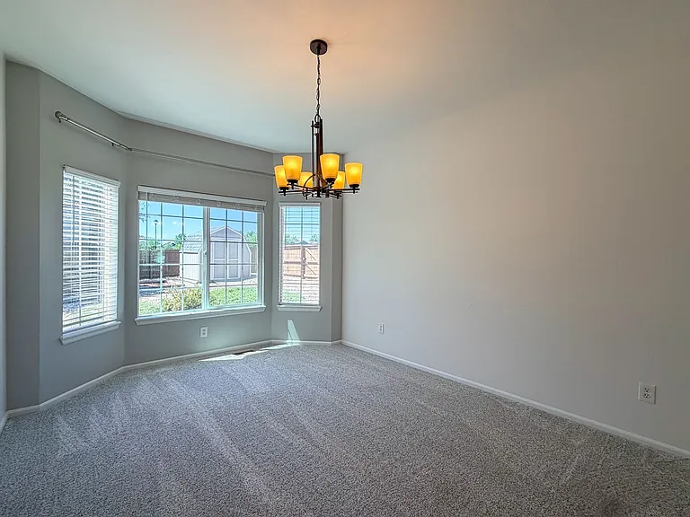 9794 Newcastle Dr — Photo 22