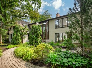 301 Newman Ct, Lake Bluff, IL