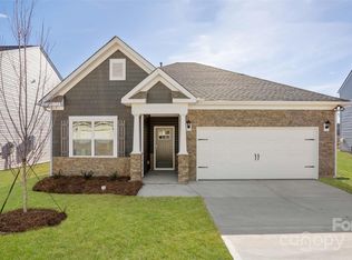 8052 Plymouth Dr, Sherrills Ford, NC 28673
