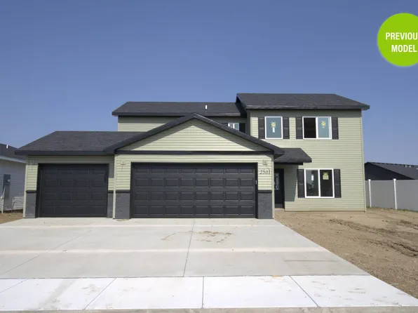 2310 23rd Ave NW, Minot, ND 58703